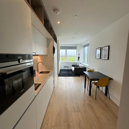 London Luxxe Suites & Apartments - London Heathrow Airport, Terminal 1 2 3 4 5 Hillingdon Eksteriør bilde