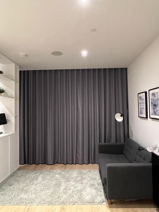London Luxxe Suites & Apartments - London Heathrow Airport, Terminal 1 2 3 4 5 Hillingdon Eksteriør bilde