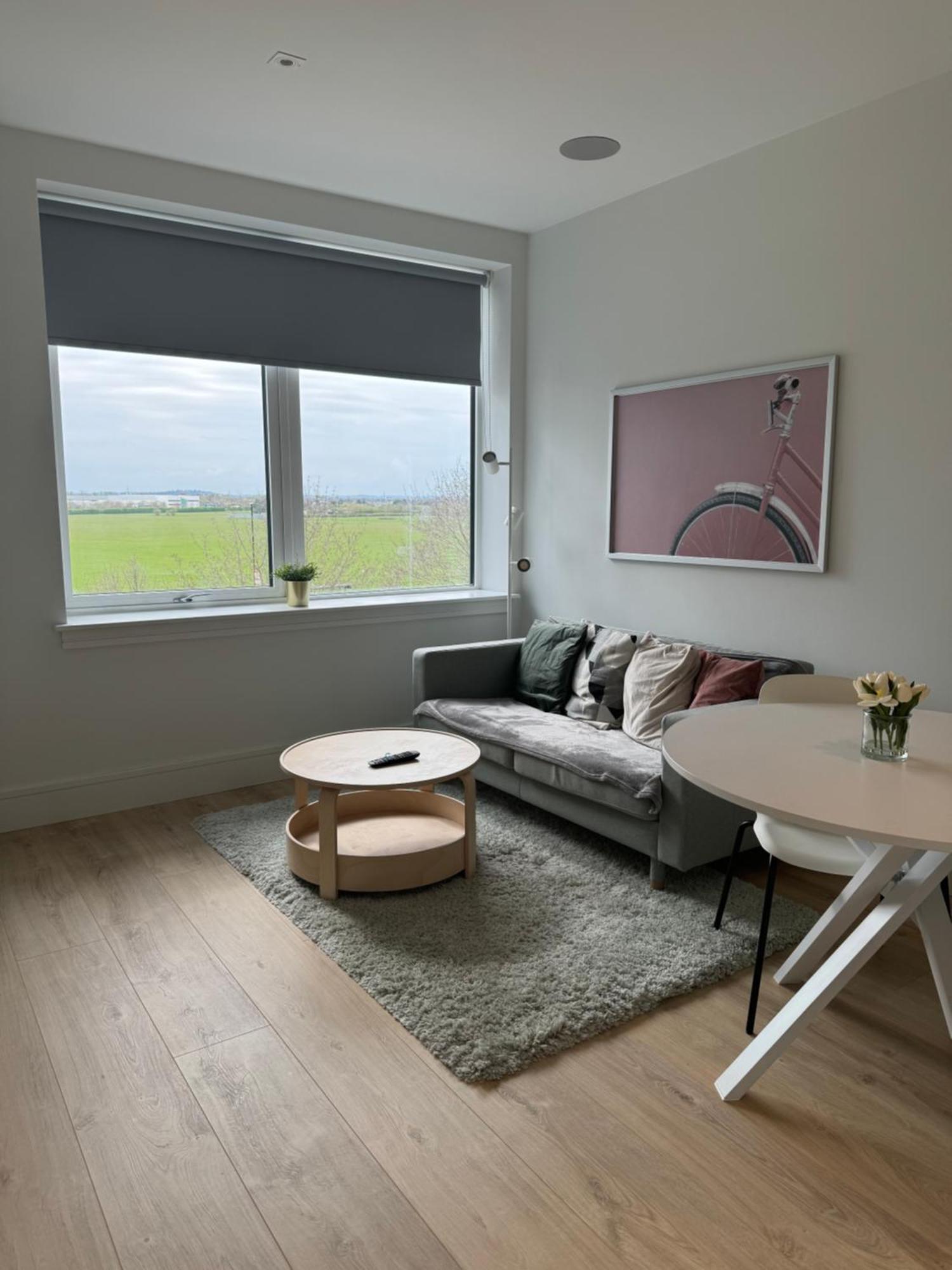 London Luxxe Suites & Apartments - London Heathrow Airport, Terminal 1 2 3 4 5 Hillingdon Eksteriør bilde